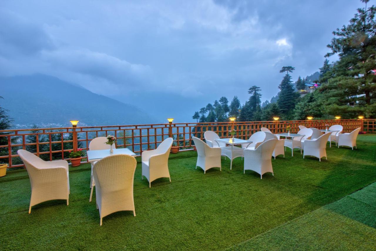 The Holiday Villa Resorts & Spa 마날리 외부 사진