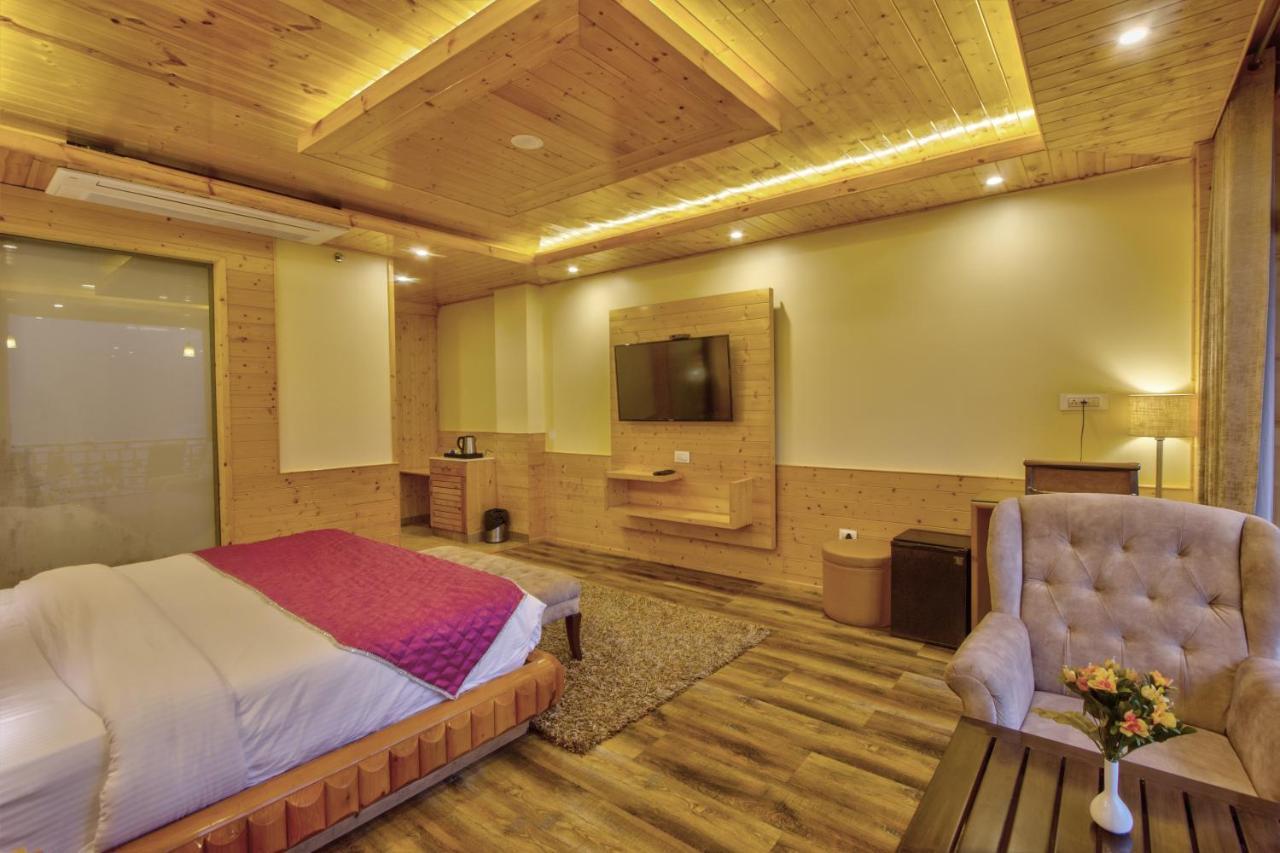The Holiday Villa Resorts & Spa 마날리 외부 사진