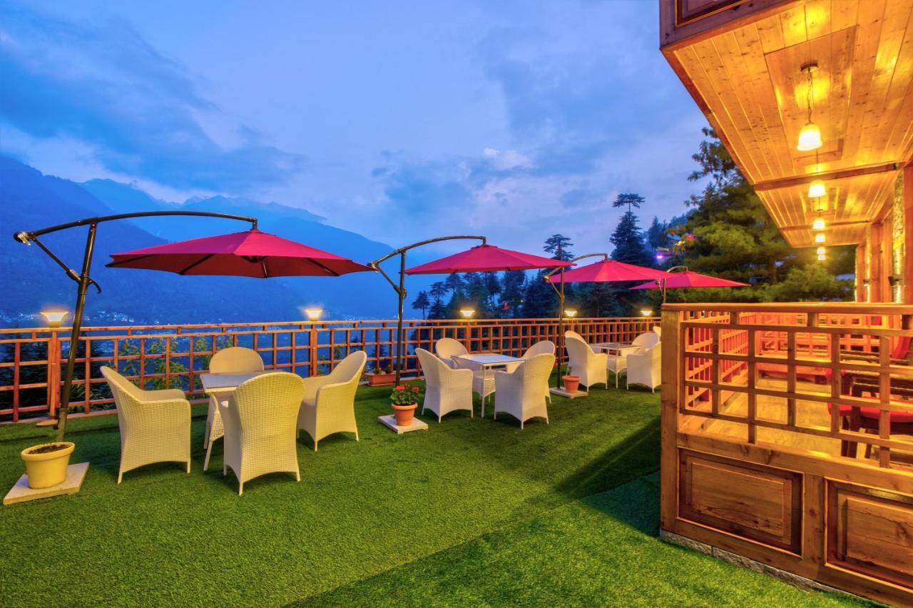 The Holiday Villa Resorts & Spa 마날리 외부 사진