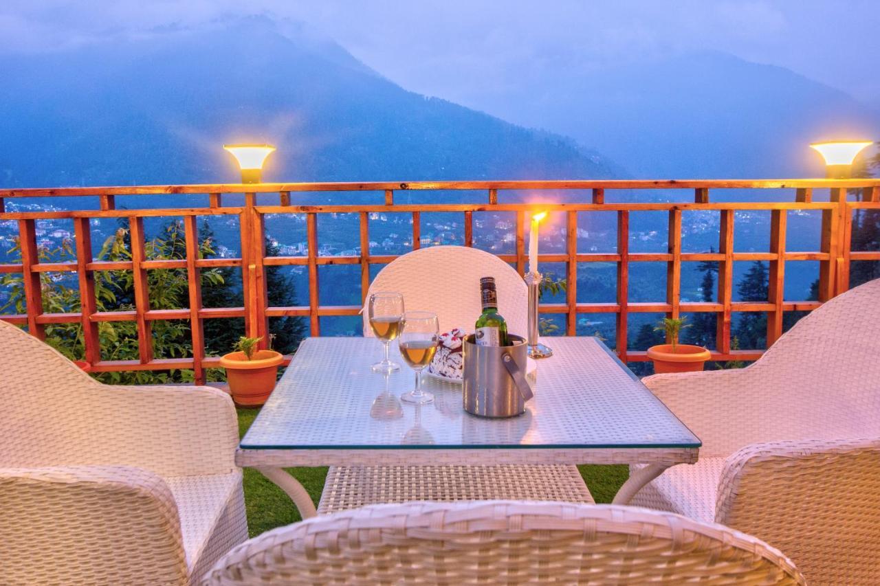 The Holiday Villa Resorts & Spa 마날리 외부 사진