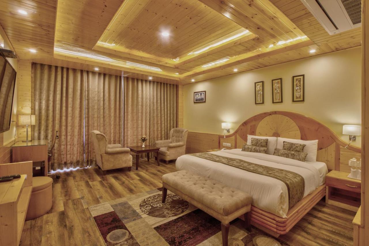The Holiday Villa Resorts & Spa 마날리 외부 사진