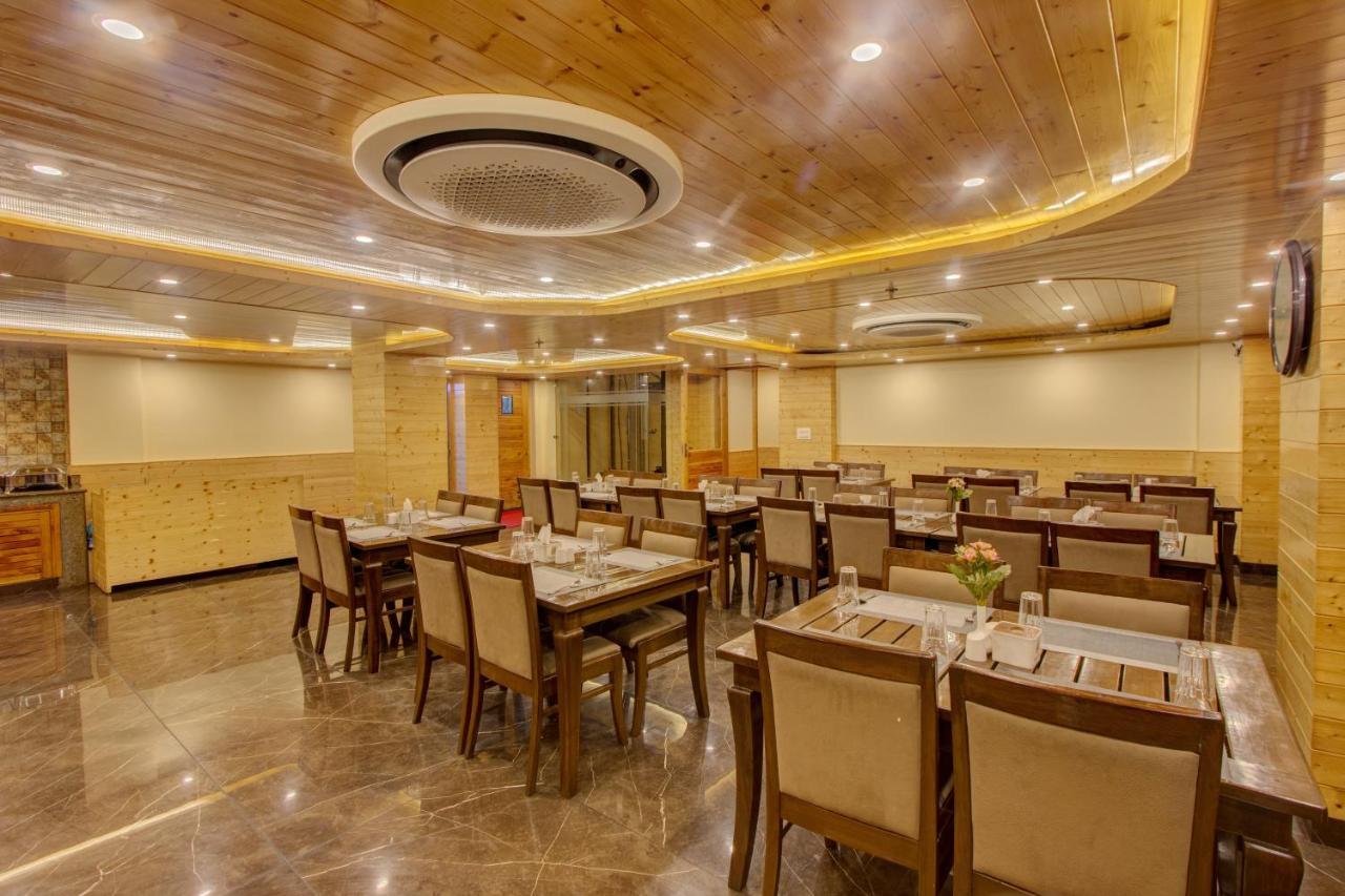 The Holiday Villa Resorts & Spa 마날리 외부 사진